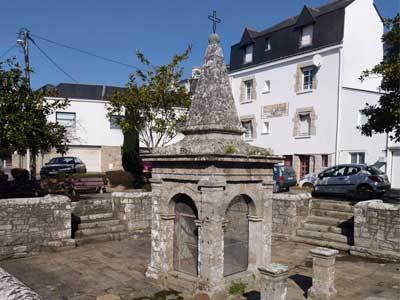 Carnac fontaine Saint Cornély